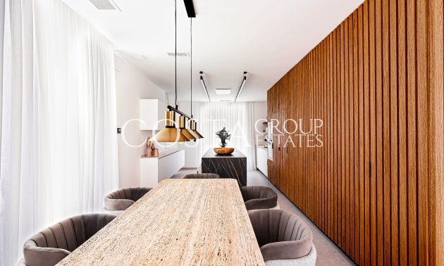 Nowy budynek - Willa -
La Nucía