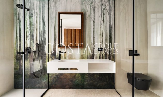 Nowy budynek - Willa -
La Nucía