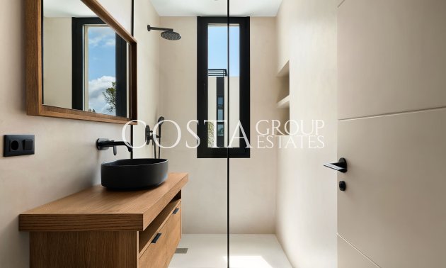 Nowy budynek - Willa -
La Nucía