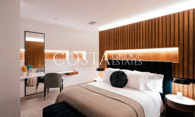 Nowy budynek - Willa -
La Nucía