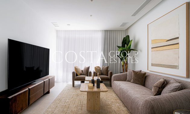 Nowy budynek - Willa -
La Nucía