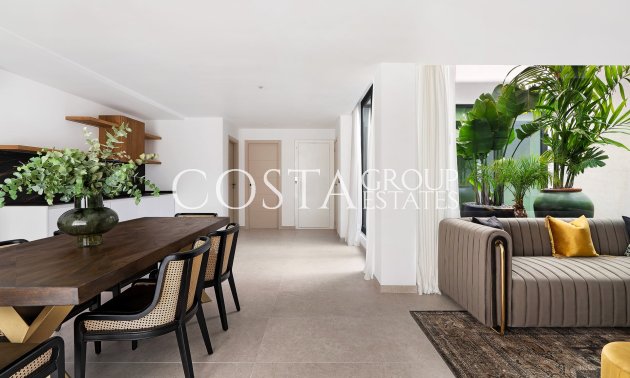 Nowy budynek - Willa -
La Nucía