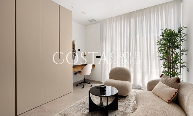 Nowy budynek - Willa -
La Nucía