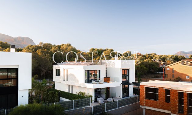 Nowy budynek - Willa -
La Nucía