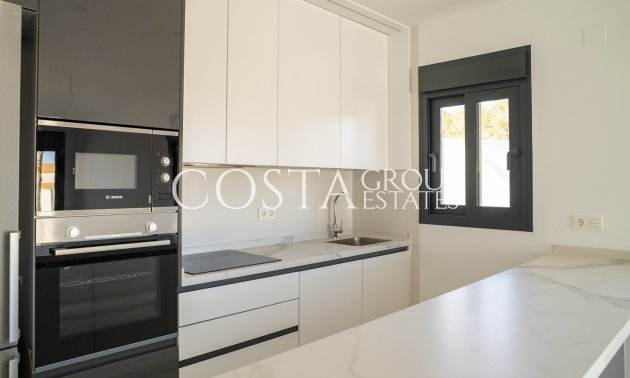 Neue Gebäude - Villa -
Coloma