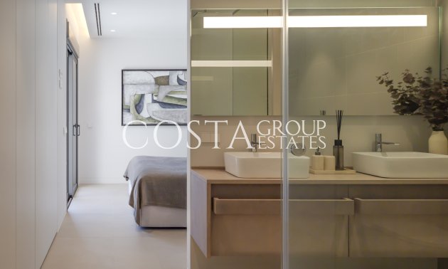 Nowy budynek - Willa -
Dehesa de Campoamor