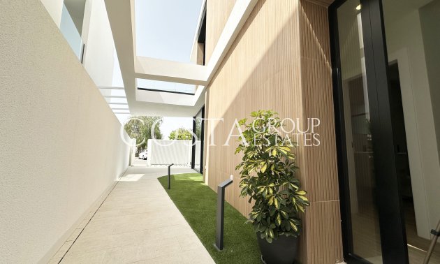 Neue Gebäude - Villa -
Torre de la Horadada