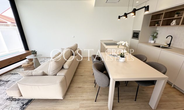 Neue Gebäude - Villa -
Torre de la Horadada