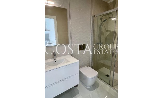 Neue Gebäude - detached -
Polop