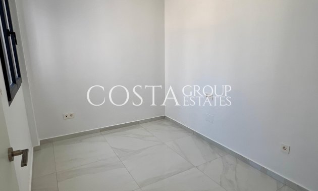 Neue Gebäude - detached -
Polop