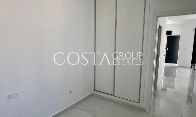 Neue Gebäude - detached -
Polop