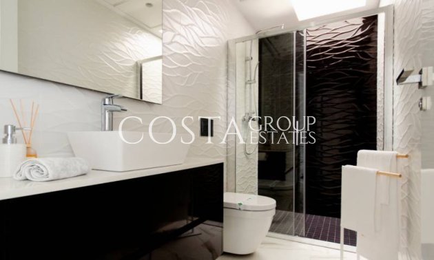 Neue Gebäude - Villa -
Orihuela