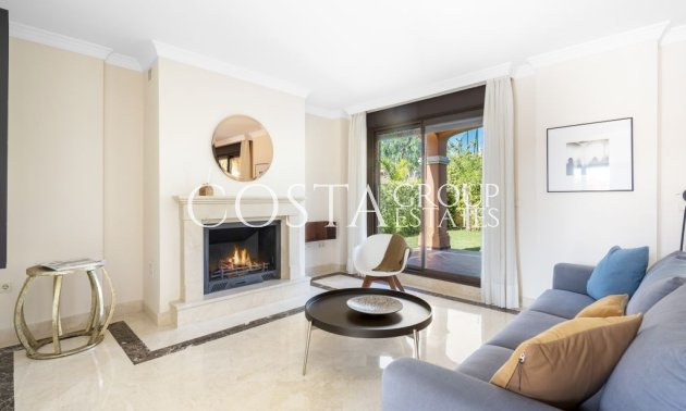 Neue Gebäude - detached -
La Gaspara