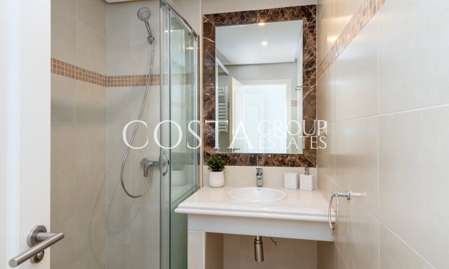 Neue Gebäude - detached -
La Gaspara