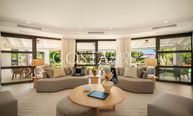 Neue Gebäude - Villa -
Marbella