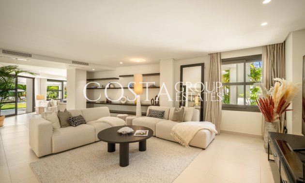 Neue Gebäude - Villa -
Marbella