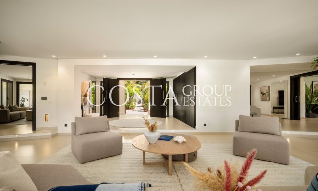 Neue Gebäude - Villa -
Marbella