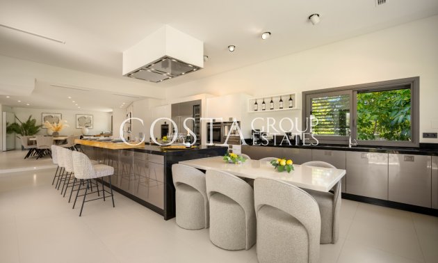 Neue Gebäude - Villa -
Marbella