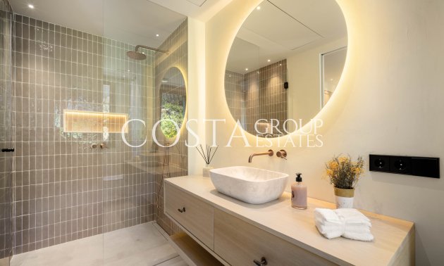 Neue Gebäude - Villa -
Marbella