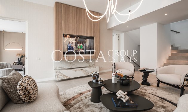 Neue Gebäude - Villa -
El Paraíso