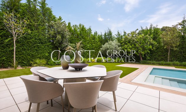 Neue Gebäude - Villa -
El Paraíso