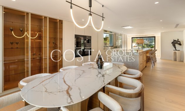 Neue Gebäude - Villa -
Marbella