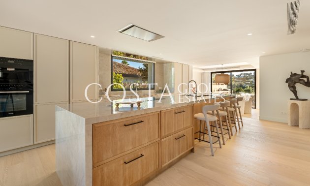 Neue Gebäude - Villa -
Marbella