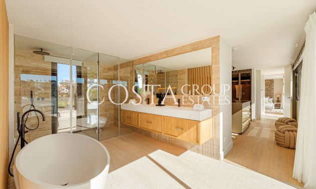 Neue Gebäude - Villa -
Marbella