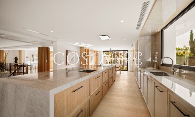 Neue Gebäude - Villa -
Marbella