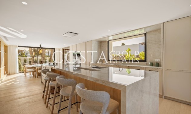 Neue Gebäude - Villa -
Marbella