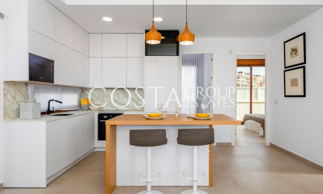 Nowy budynek - detached -
Vera