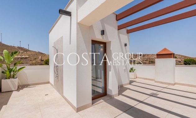 Nowy budynek - detached -
Vera