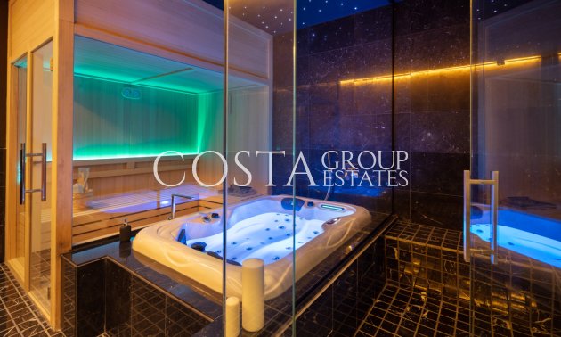 Nowy budynek - Willa -
Marbella