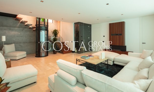 Nowy budynek - Willa -
Marbella