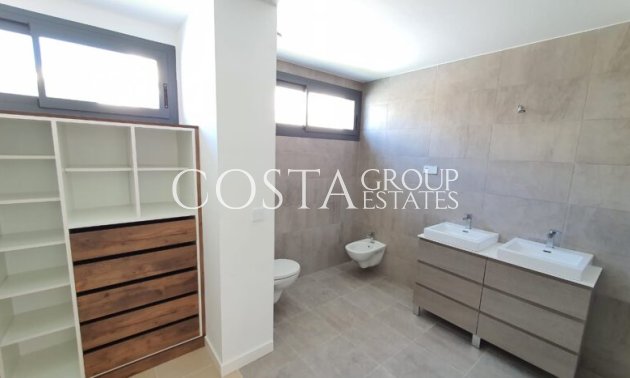 Nowy budynek - Willa -
Manilva