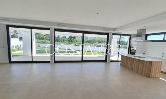 Nowy budynek - Willa -
Manilva