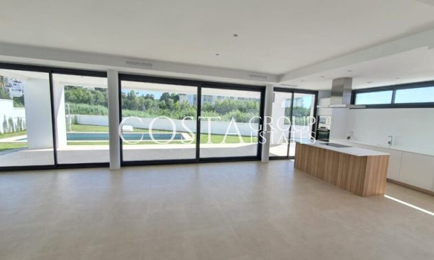 Nowy budynek - Willa -
Manilva