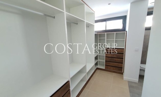 Nowy budynek - Willa -
Manilva