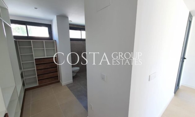 Nowy budynek - Willa -
Manilva