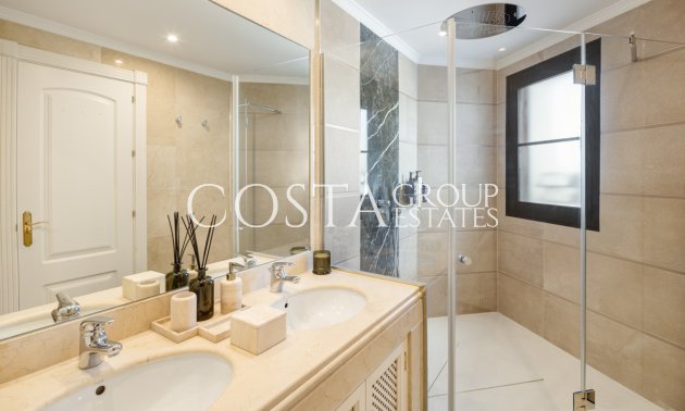 Neue Gebäude - Villa -
Benahavís