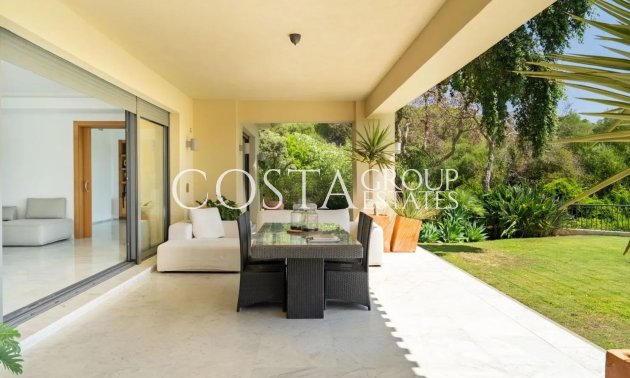 Nowy budynek - Willa -
San Roque