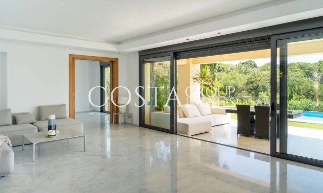 Nowy budynek - Willa -
San Roque