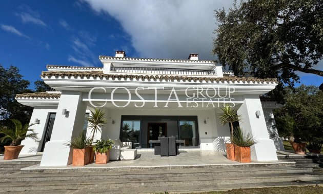 Nowy budynek - Willa -
San Roque