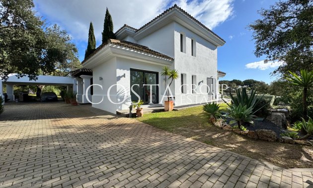 Nowy budynek - Willa -
San Roque