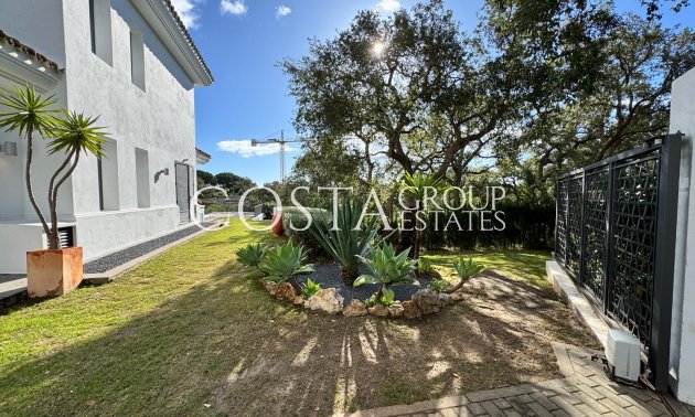 Nowy budynek - Willa -
San Roque