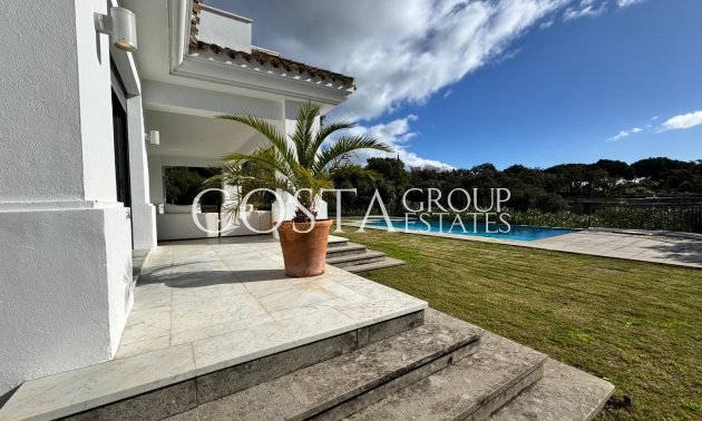 Nowy budynek - Willa -
San Roque