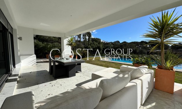 Nowy budynek - Willa -
San Roque