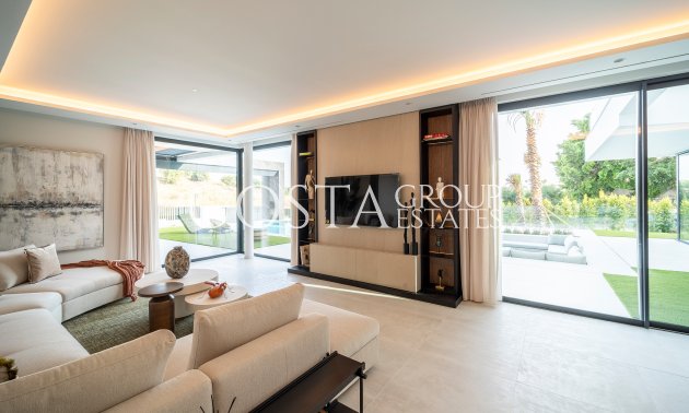 Nowy budynek - Willa -
Benahavís