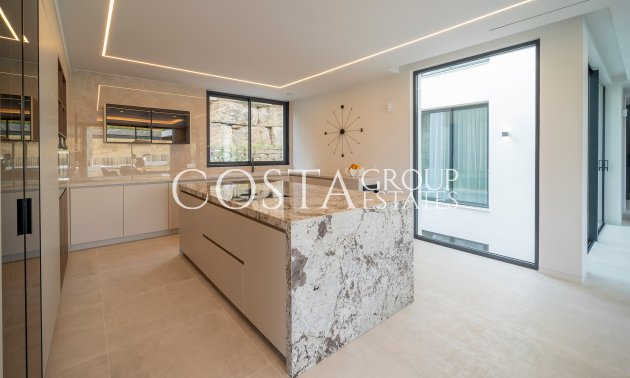 Nowy budynek - Willa -
Benahavís