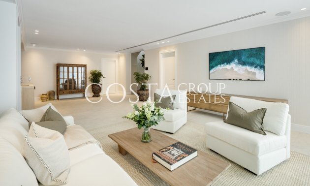 Nowy budynek - Willa -
Marbella